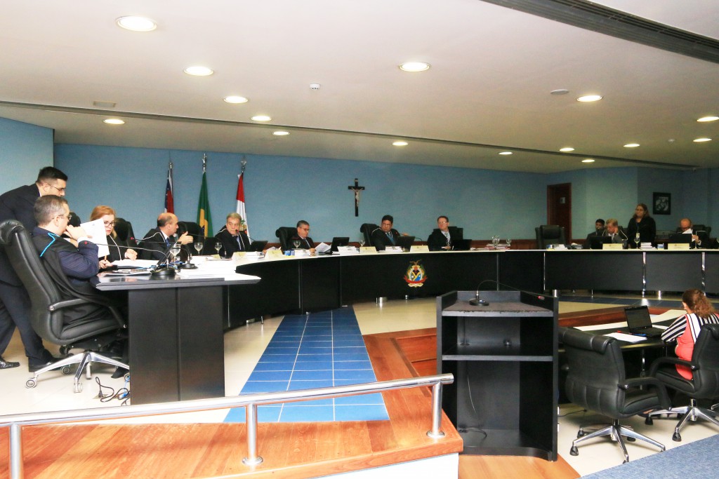 Sob pena de cancelamento, TCE notifica municípios com festas programadas