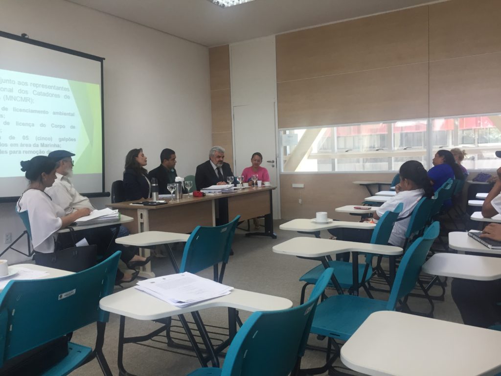 Coordenadoria de Saúde e Meio Ambiente do MPC realiza audiência para discutir condições de trabalho de catadores de resíduos sólidos, em Manaus