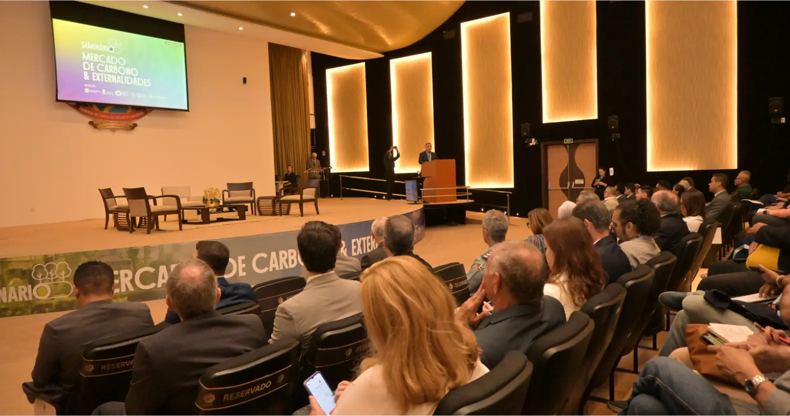 Leia mais sobre o artigo Procuradores do MP de Contas participam de debate sobre mercado de carbono, no TCE-AM