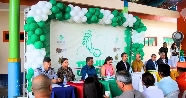 MP de Contas participa de ação sustentável no Rio Preto da Eva