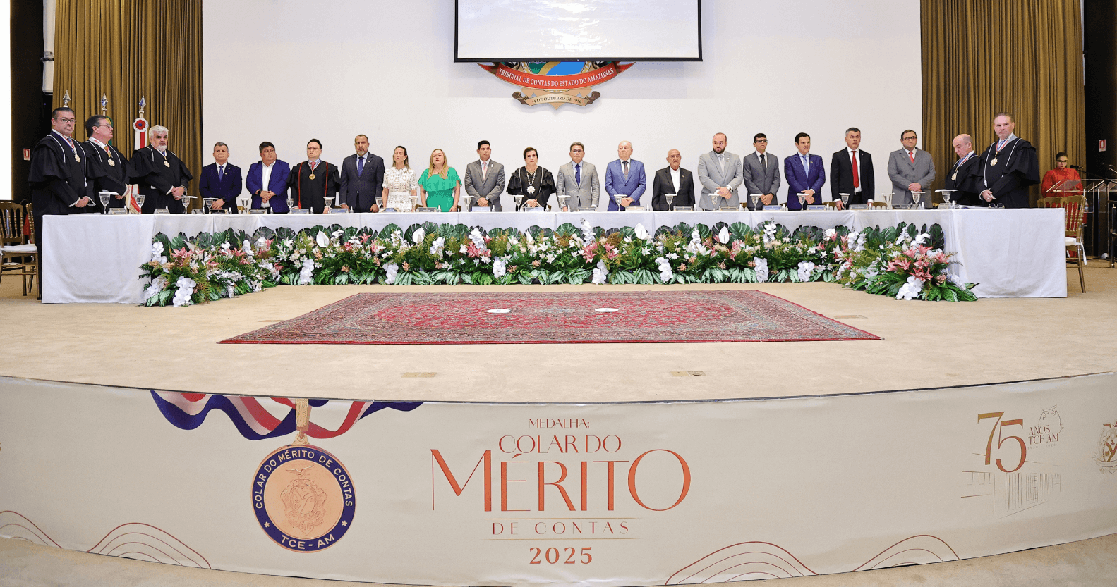 Leia mais sobre o artigo MPC-AM prestigia solenidade de entrega do Colar do Mérito de Contas do TCE-AM