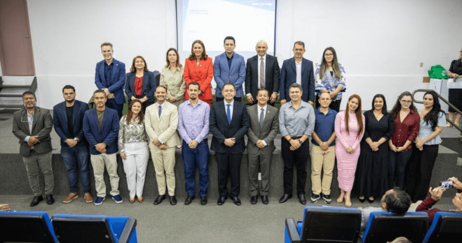 Leia mais sobre o artigo Procurador de Contas integra o primeiro Doutorado em Direito Ambiental do Amazonas