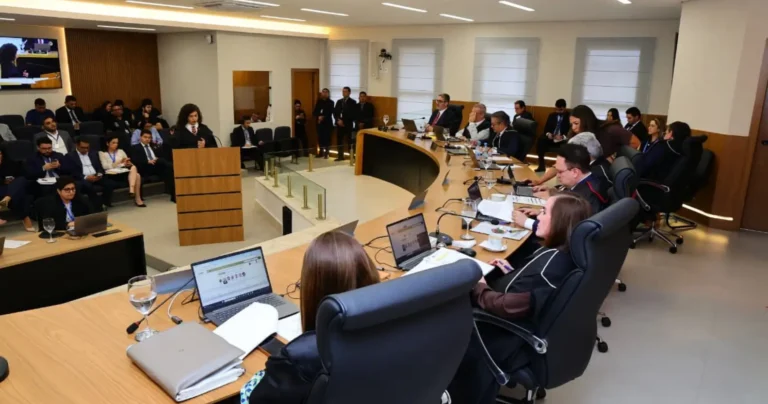 TCE julga procedente Representação do MPC-AM que apontou falhas na prestação do serviço de coleta de lixo em Manaus