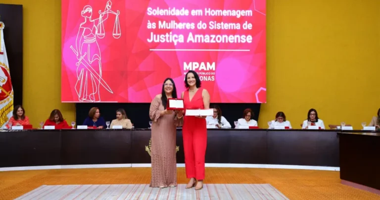 Procuradora de Contas participa de solenidade que homenageou Conselheira-presidente Yara Lins