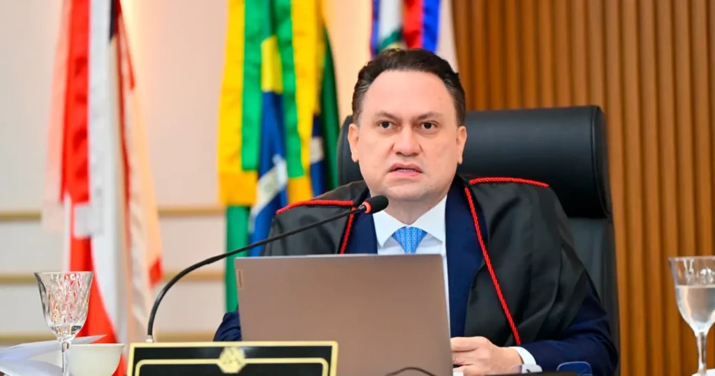 Presidente Yara Lins registra cumprimentos ao Procurador-geral João Barroso por novo biênio à frente do MPC-AM